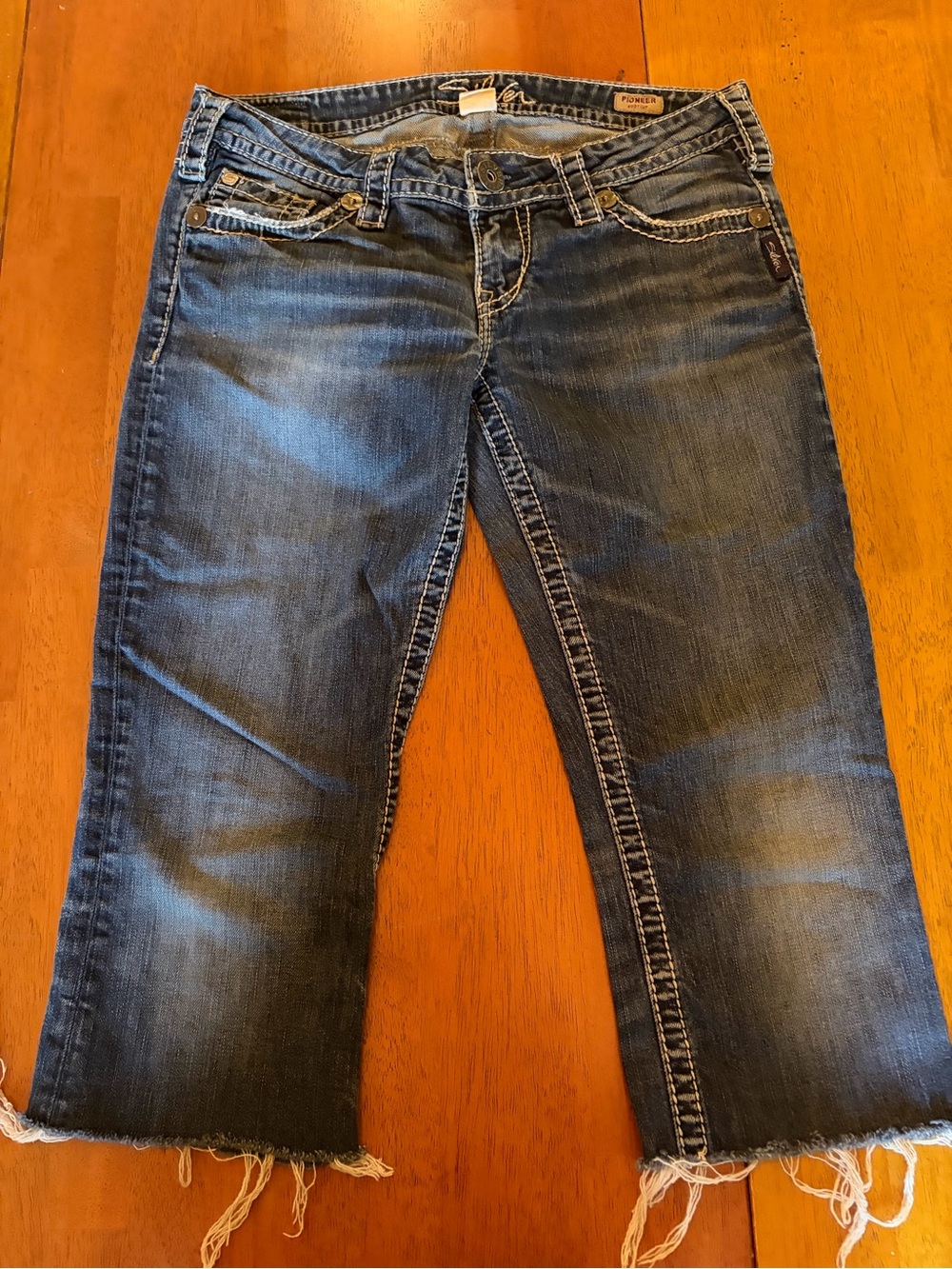 Silver Jeans Co Pioneer Bootcut Cropped Capri Jeans Raw Hem Y2K